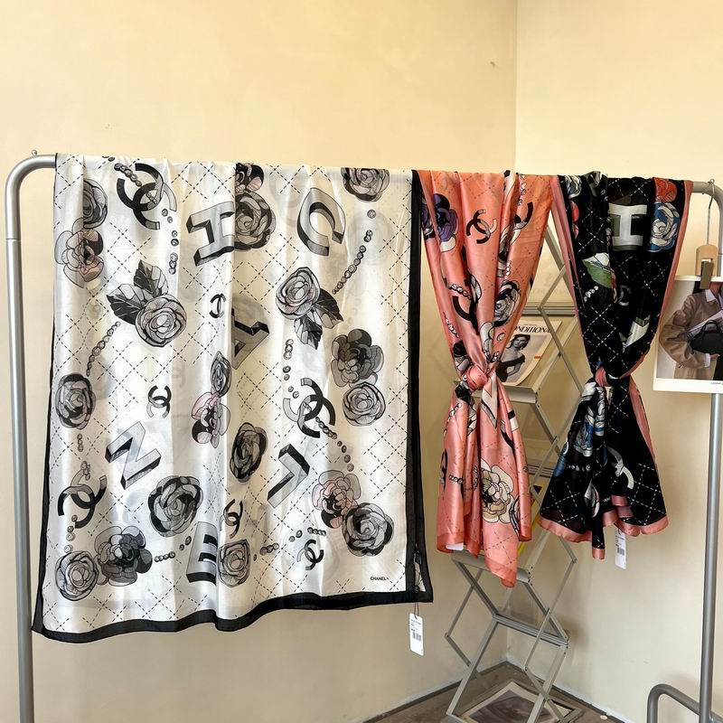 Chanel silk scarf 90-180cm E04
